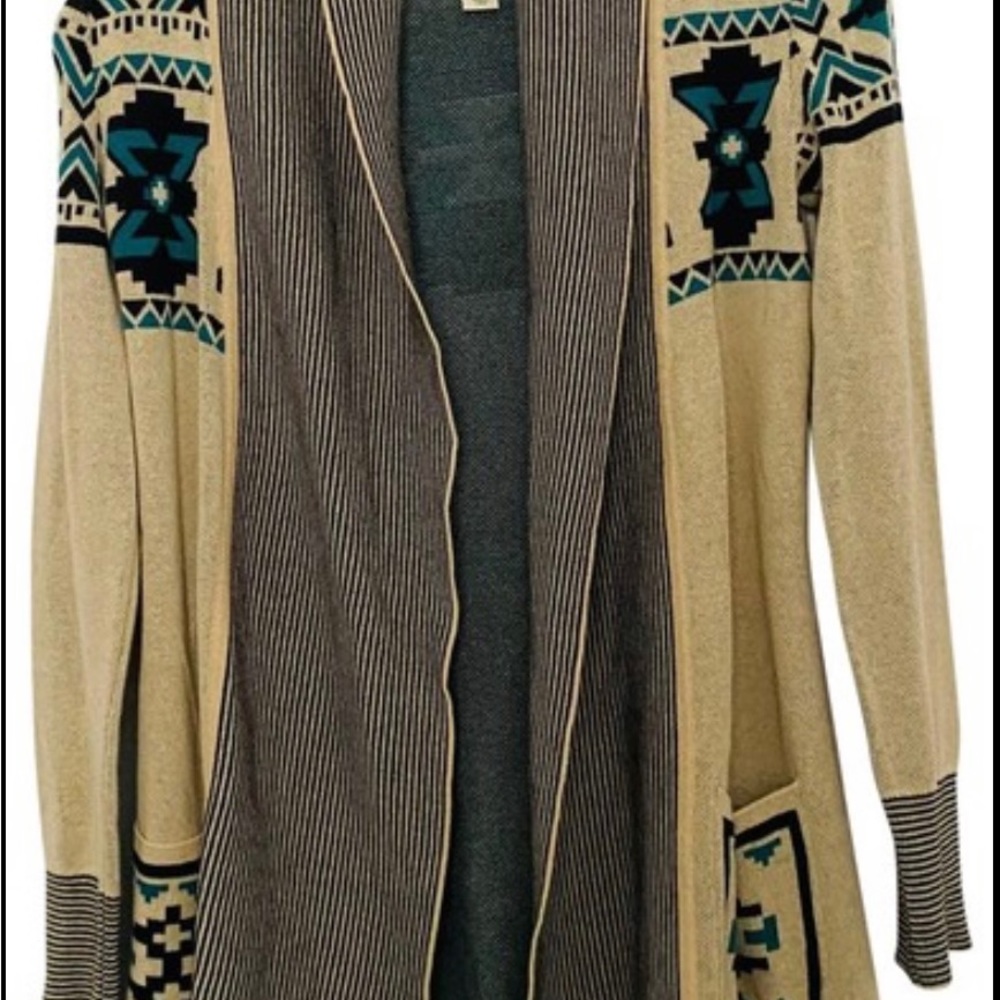 Between me &you sweater size M